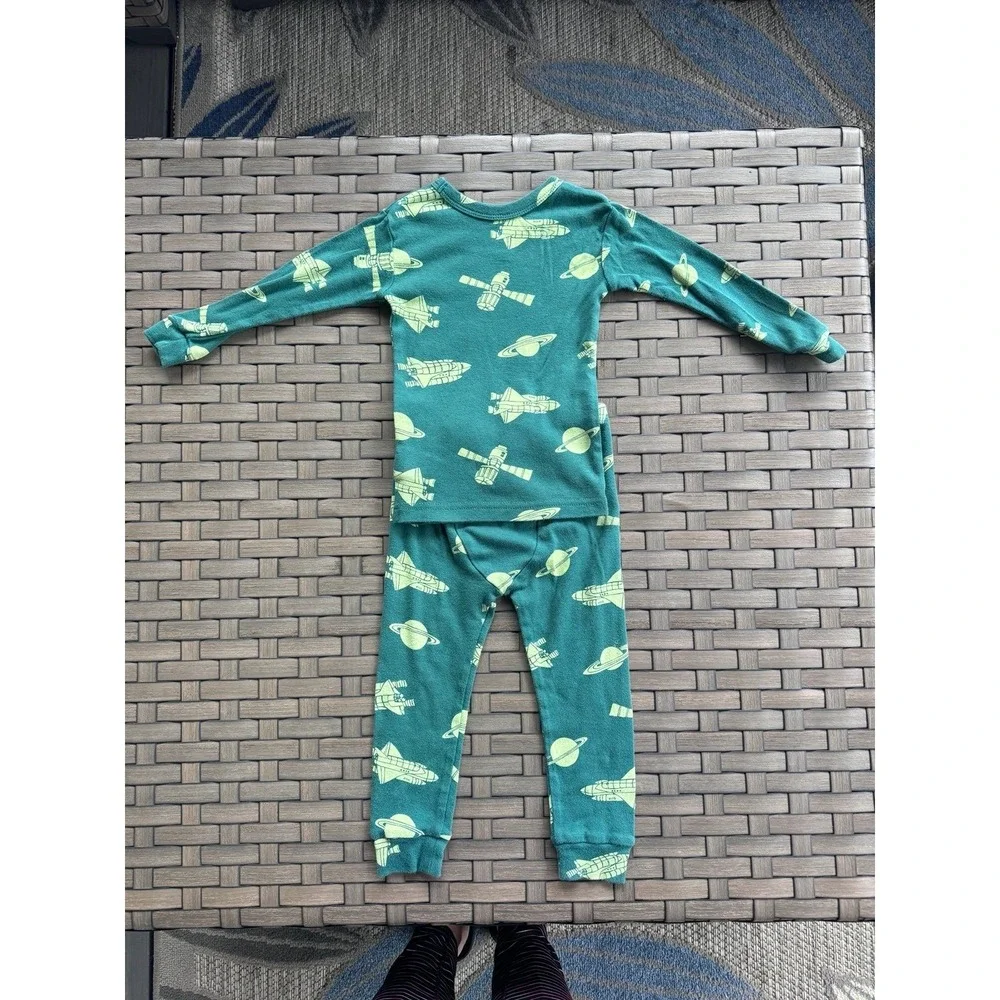 babyGap 100% Organic Cotton‎ Space PJ Set Size 2 Glow in the Dark Green